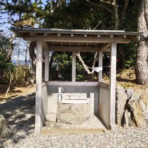 日間賀神社の手水舎