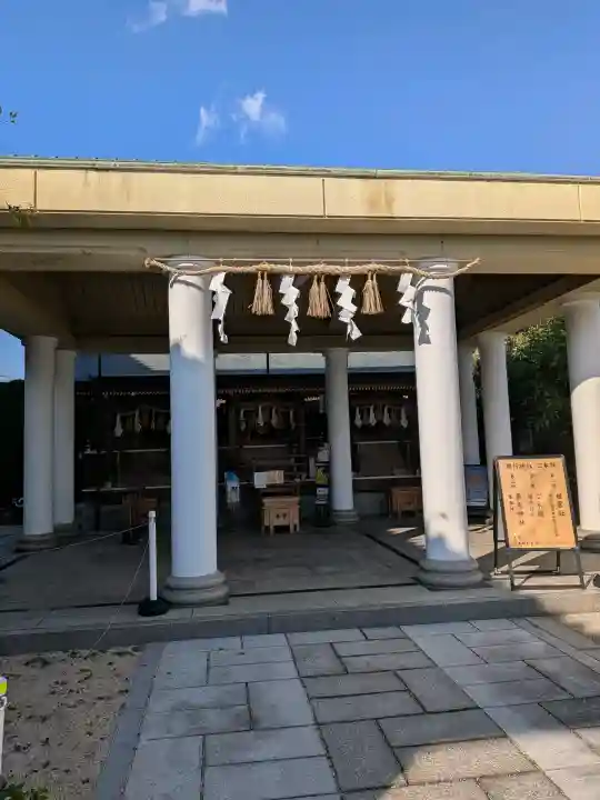 飛行神社の{uncategorized: "未分類", other: "その他", undefined: "問題あり", building: "その他建物", grave: "お墓", sacred_gate: "鳥居", guardian: "狛犬", statue: "像", buddha: "仏像", history: "歴史", nature: "自然", garden: "庭園", animal: "動物", pagoda: "塔", temizu: "手水舎", mountain_gate: "山門・神門", sanctuary: "本殿・本堂", subordinate: "末社・摂社", art: "芸術", scenery: "景色", jizo: "地蔵", ema: "絵馬", goshuin: "御朱印", omikuji: "おみくじ", items: "授与品その他", amulet: "お守り", goshuincho: "御朱印帳", eats: "食事", festival: "お祭り", votive_dance: "神楽", shichigosan: "七五三参", wedding: "結婚式", experience: "体験その他", initially: "初詣", around: "周辺", anti_infection: "感染症対策"}