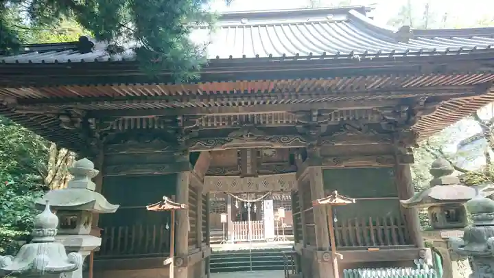 雄琴神社の山門・神門