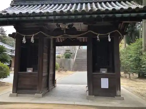 安仁神社の山門・神門