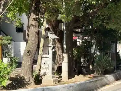 楠木大神の{uncategorized: "未分類", other: "その他", undefined: "問題あり", building: "その他建物", grave: "お墓", sacred_gate: "鳥居", guardian: "狛犬", statue: "像", buddha: "仏像", history: "歴史", nature: "自然", garden: "庭園", animal: "動物", pagoda: "塔", temizu: "手水舎", mountain_gate: "山門・神門", sanctuary: "本殿・本堂", subordinate: "末社・摂社", art: "芸術", scenery: "景色", jizo: "地蔵", ema: "絵馬", goshuin: "御朱印", omikuji: "おみくじ", items: "授与品その他", amulet: "お守り", goshuincho: "御朱印帳", eats: "食事", festival: "お祭り", votive_dance: "神楽", shichigosan: "七五三参", wedding: "結婚式", experience: "体験その他", initially: "初詣", around: "周辺", anti_infection: "感染症対策"}