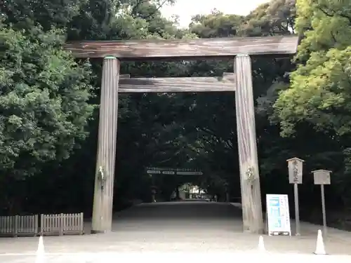 熱田神宮の鳥居