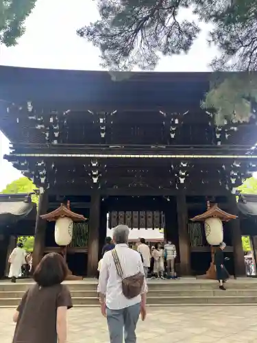 明治神宮の{uncategorized: "未分類", other: "その他", undefined: "問題あり", building: "その他建物", grave: "お墓", sacred_gate: "鳥居", guardian: "狛犬", statue: "像", buddha: "仏像", history: "歴史", nature: "自然", garden: "庭園", animal: "動物", pagoda: "塔", temizu: "手水舎", mountain_gate: "山門・神門", sanctuary: "本殿・本堂", subordinate: "末社・摂社", art: "芸術", scenery: "景色", jizo: "地蔵", ema: "絵馬", goshuin: "御朱印", omikuji: "おみくじ", items: "授与品その他", amulet: "お守り", goshuincho: "御朱印帳", eats: "食事", festival: "お祭り", votive_dance: "神楽", shichigosan: "七五三参", wedding: "結婚式", experience: "体験その他", initially: "初詣", around: "周辺", anti_infection: "感染症対策"}