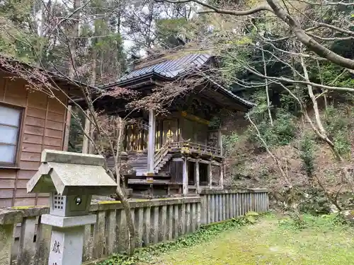 五所駒瀧神社の本殿