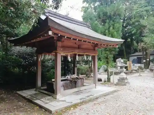 大和神社の手水舎