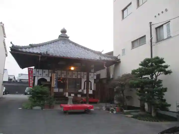 薬師院の本殿・本堂