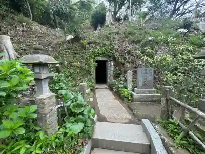 定泉寺の{uncategorized: "未分類", other: "その他", undefined: "問題あり", building: "その他建物", grave: "お墓", sacred_gate: "鳥居", guardian: "狛犬", statue: "像", buddha: "仏像", history: "歴史", nature: "自然", garden: "庭園", animal: "動物", pagoda: "塔", temizu: "手水舎", mountain_gate: "山門・神門", sanctuary: "本殿・本堂", subordinate: "末社・摂社", art: "芸術", scenery: "景色", jizo: "地蔵", ema: "絵馬", goshuin: "御朱印", omikuji: "おみくじ", items: "授与品その他", amulet: "お守り", goshuincho: "御朱印帳", eats: "食事", festival: "お祭り", votive_dance: "神楽", shichigosan: "七五三参", wedding: "結婚式", experience: "体験その他", initially: "初詣", around: "周辺", anti_infection: "感染症対策"}