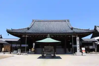金倉寺の本殿・本堂