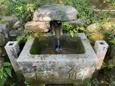 月読神社（松尾大社摂社）の手水舎