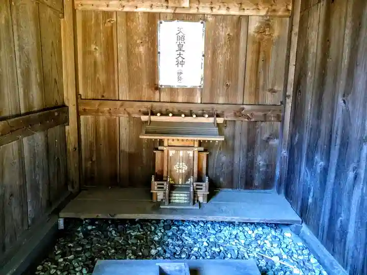 進雄神社の末社・摂社
