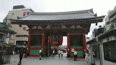 浅草寺の山門・神門
