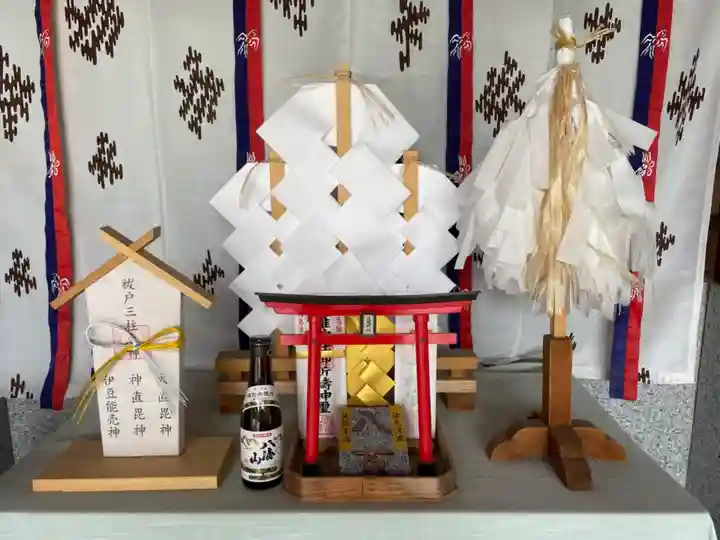 進雄神社の末社・摂社