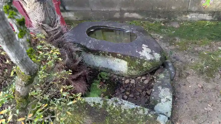 双和郷稲荷大明神の手水舎