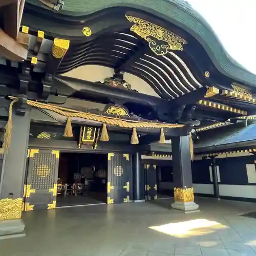 穴八幡宮の本殿・本堂