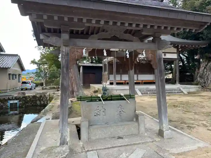 大宮賣神社の手水舎