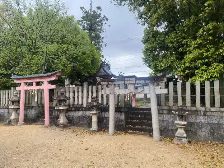 春日神社の{uncategorized: "未分類", other: "その他", undefined: "問題あり", building: "その他建物", grave: "お墓", sacred_gate: "鳥居", guardian: "狛犬", statue: "像", buddha: "仏像", history: "歴史", nature: "自然", garden: "庭園", animal: "動物", pagoda: "塔", temizu: "手水舎", mountain_gate: "山門・神門", sanctuary: "本殿・本堂", subordinate: "末社・摂社", art: "芸術", scenery: "景色", jizo: "地蔵", ema: "絵馬", goshuin: "御朱印", omikuji: "おみくじ", items: "授与品その他", amulet: "お守り", goshuincho: "御朱印帳", eats: "食事", festival: "お祭り", votive_dance: "神楽", shichigosan: "七五三参", wedding: "結婚式", experience: "体験その他", initially: "初詣", around: "周辺", anti_infection: "感染症対策"}