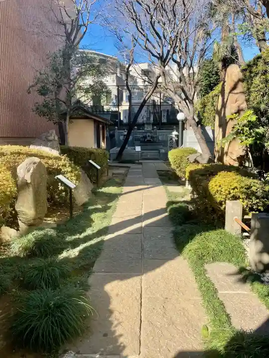 五百羅漢寺の{uncategorized: "未分類", other: "その他", undefined: "問題あり", building: "その他建物", grave: "お墓", sacred_gate: "鳥居", guardian: "狛犬", statue: "像", buddha: "仏像", history: "歴史", nature: "自然", garden: "庭園", animal: "動物", pagoda: "塔", temizu: "手水舎", mountain_gate: "山門・神門", sanctuary: "本殿・本堂", subordinate: "末社・摂社", art: "芸術", scenery: "景色", jizo: "地蔵", ema: "絵馬", goshuin: "御朱印", omikuji: "おみくじ", items: "授与品その他", amulet: "お守り", goshuincho: "御朱印帳", eats: "食事", festival: "お祭り", votive_dance: "神楽", shichigosan: "七五三参", wedding: "結婚式", experience: "体験その他", initially: "初詣", around: "周辺", anti_infection: "感染症対策"}