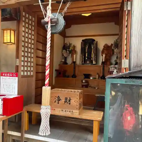 弘明寺の{uncategorized: "未分類", other: "その他", undefined: "問題あり", building: "その他建物", grave: "お墓", sacred_gate: "鳥居", guardian: "狛犬", statue: "像", buddha: "仏像", history: "歴史", nature: "自然", garden: "庭園", animal: "動物", pagoda: "塔", temizu: "手水舎", mountain_gate: "山門・神門", sanctuary: "本殿・本堂", subordinate: "末社・摂社", art: "芸術", scenery: "景色", jizo: "地蔵", ema: "絵馬", goshuin: "御朱印", omikuji: "おみくじ", items: "授与品その他", amulet: "お守り", goshuincho: "御朱印帳", eats: "食事", festival: "お祭り", votive_dance: "神楽", shichigosan: "七五三参", wedding: "結婚式", experience: "体験その他", initially: "初詣", around: "周辺", anti_infection: "感染症対策"}