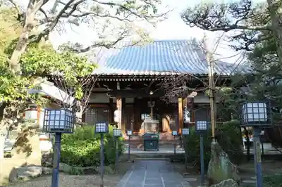 万代寺の本殿・本堂