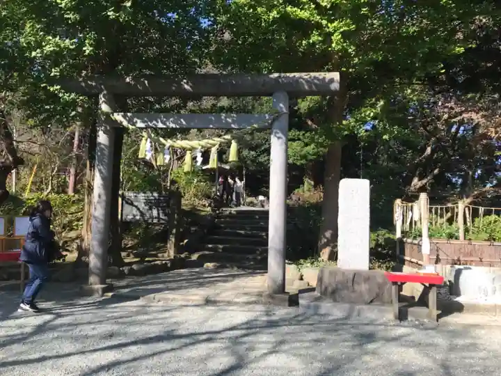 葛原岡神社の鳥居
