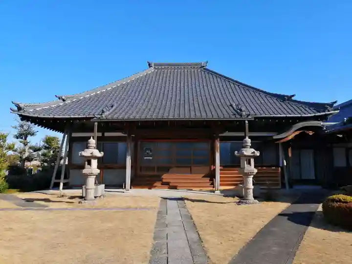 常楽寺の本殿・本堂