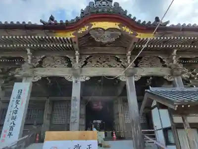 誕生寺の本殿・本堂