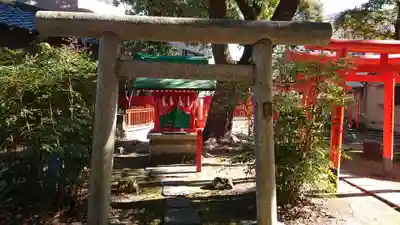 三囲神社の鳥居