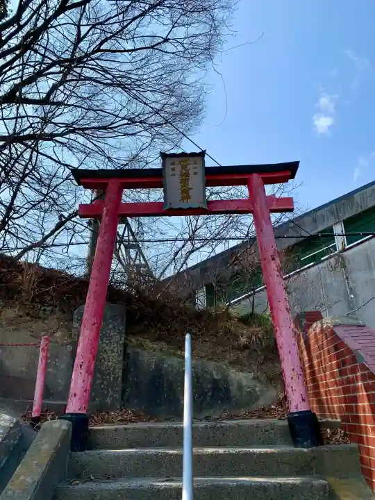 佐浦山伏見稲荷大明神の{uncategorized: "未分類", other: "その他", undefined: "問題あり", building: "その他建物", grave: "お墓", sacred_gate: "鳥居", guardian: "狛犬", statue: "像", buddha: "仏像", history: "歴史", nature: "自然", garden: "庭園", animal: "動物", pagoda: "塔", temizu: "手水舎", mountain_gate: "山門・神門", sanctuary: "本殿・本堂", subordinate: "末社・摂社", art: "芸術", scenery: "景色", jizo: "地蔵", ema: "絵馬", goshuin: "御朱印", omikuji: "おみくじ", items: "授与品その他", amulet: "お守り", goshuincho: "御朱印帳", eats: "食事", festival: "お祭り", votive_dance: "神楽", shichigosan: "七五三参", wedding: "結婚式", experience: "体験その他", initially: "初詣", around: "周辺", anti_infection: "感染症対策"}