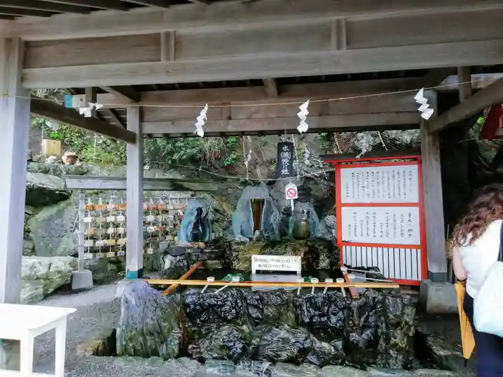 二見興玉神社の手水舎