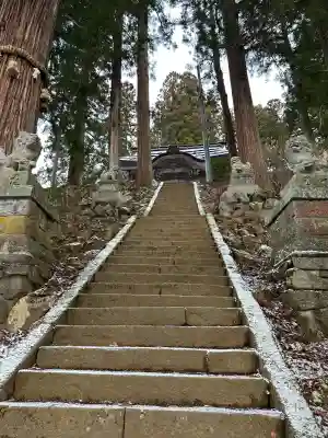 湯澤神社の{uncategorized: "未分類", other: "その他", undefined: "問題あり", building: "その他建物", grave: "お墓", sacred_gate: "鳥居", guardian: "狛犬", statue: "像", buddha: "仏像", history: "歴史", nature: "自然", garden: "庭園", animal: "動物", pagoda: "塔", temizu: "手水舎", mountain_gate: "山門・神門", sanctuary: "本殿・本堂", subordinate: "末社・摂社", art: "芸術", scenery: "景色", jizo: "地蔵", ema: "絵馬", goshuin: "御朱印", omikuji: "おみくじ", items: "授与品その他", amulet: "お守り", goshuincho: "御朱印帳", eats: "食事", festival: "お祭り", votive_dance: "神楽", shichigosan: "七五三参", wedding: "結婚式", experience: "体験その他", initially: "初詣", around: "周辺", anti_infection: "感染症対策"}