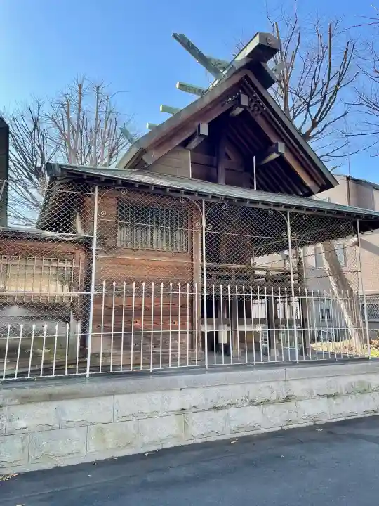 本一色天祖神社の{uncategorized: "未分類", other: "その他", undefined: "問題あり", building: "その他建物", grave: "お墓", sacred_gate: "鳥居", guardian: "狛犬", statue: "像", buddha: "仏像", history: "歴史", nature: "自然", garden: "庭園", animal: "動物", pagoda: "塔", temizu: "手水舎", mountain_gate: "山門・神門", sanctuary: "本殿・本堂", subordinate: "末社・摂社", art: "芸術", scenery: "景色", jizo: "地蔵", ema: "絵馬", goshuin: "御朱印", omikuji: "おみくじ", items: "授与品その他", amulet: "お守り", goshuincho: "御朱印帳", eats: "食事", festival: "お祭り", votive_dance: "神楽", shichigosan: "七五三参", wedding: "結婚式", experience: "体験その他", initially: "初詣", around: "周辺", anti_infection: "感染症対策"}