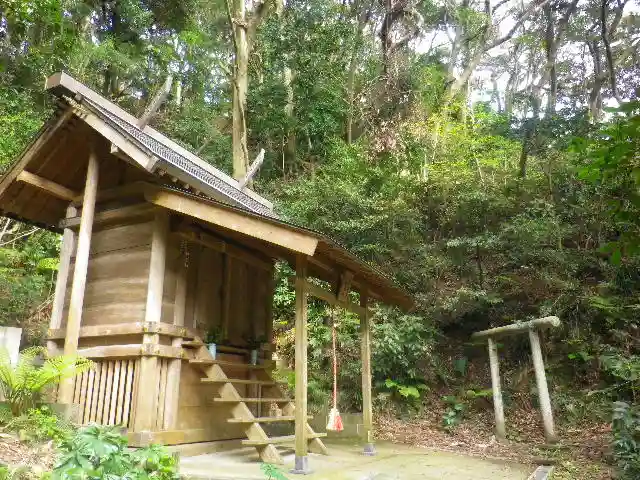 甘縄神明神社(甘縄神明宮)の末社・摂社