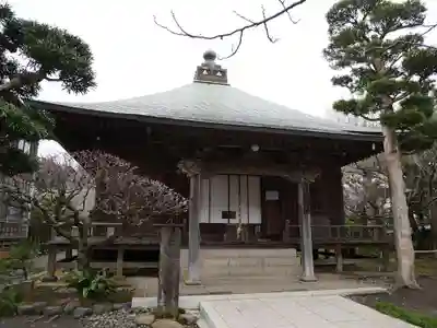 極楽寺（霊鷲山感應院極楽律寺）の本殿・本堂