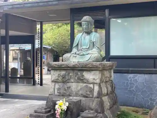 寶泉寺の{uncategorized: "未分類", other: "その他", undefined: "問題あり", building: "その他建物", grave: "お墓", sacred_gate: "鳥居", guardian: "狛犬", statue: "像", buddha: "仏像", history: "歴史", nature: "自然", garden: "庭園", animal: "動物", pagoda: "塔", temizu: "手水舎", mountain_gate: "山門・神門", sanctuary: "本殿・本堂", subordinate: "末社・摂社", art: "芸術", scenery: "景色", jizo: "地蔵", ema: "絵馬", goshuin: "御朱印", omikuji: "おみくじ", items: "授与品その他", amulet: "お守り", goshuincho: "御朱印帳", eats: "食事", festival: "お祭り", votive_dance: "神楽", shichigosan: "七五三参", wedding: "結婚式", experience: "体験その他", initially: "初詣", around: "周辺", anti_infection: "感染症対策"}