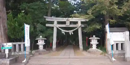 間々田八幡宮の鳥居