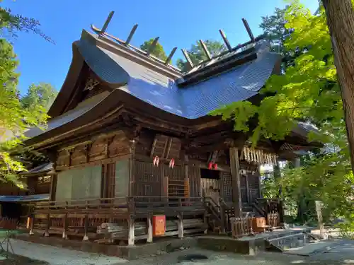 冨士御室浅間神社の本殿