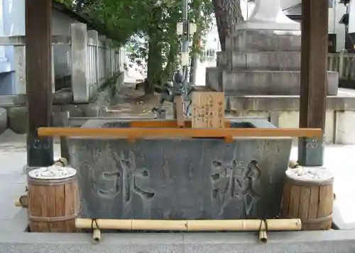 堤治神社の手水舎