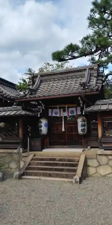若宮八幡神社の本殿・本堂