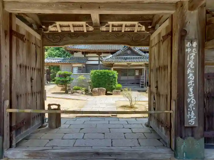 宗鏡寺の山門・神門