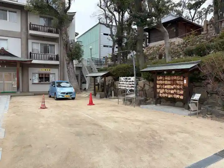 敏馬神社の{uncategorized: "未分類", other: "その他", undefined: "問題あり", building: "その他建物", grave: "お墓", sacred_gate: "鳥居", guardian: "狛犬", statue: "像", buddha: "仏像", history: "歴史", nature: "自然", garden: "庭園", animal: "動物", pagoda: "塔", temizu: "手水舎", mountain_gate: "山門・神門", sanctuary: "本殿・本堂", subordinate: "末社・摂社", art: "芸術", scenery: "景色", jizo: "地蔵", ema: "絵馬", goshuin: "御朱印", omikuji: "おみくじ", items: "授与品その他", amulet: "お守り", goshuincho: "御朱印帳", eats: "食事", festival: "お祭り", votive_dance: "神楽", shichigosan: "七五三参", wedding: "結婚式", experience: "体験その他", initially: "初詣", around: "周辺", anti_infection: "感染症対策"}