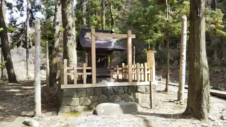 浮島社の本殿・本堂