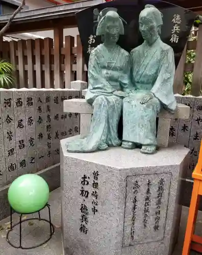 露天神社（お初天神）の像