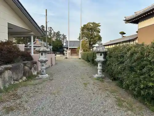 鳥取山田神社の{uncategorized: "未分類", other: "その他", undefined: "問題あり", building: "その他建物", grave: "お墓", sacred_gate: "鳥居", guardian: "狛犬", statue: "像", buddha: "仏像", history: "歴史", nature: "自然", garden: "庭園", animal: "動物", pagoda: "塔", temizu: "手水舎", mountain_gate: "山門・神門", sanctuary: "本殿・本堂", subordinate: "末社・摂社", art: "芸術", scenery: "景色", jizo: "地蔵", ema: "絵馬", goshuin: "御朱印", omikuji: "おみくじ", items: "授与品その他", amulet: "お守り", goshuincho: "御朱印帳", eats: "食事", festival: "お祭り", votive_dance: "神楽", shichigosan: "七五三参", wedding: "結婚式", experience: "体験その他", initially: "初詣", around: "周辺", anti_infection: "感染症対策"}