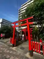 三ツ梅稲荷大神の{uncategorized: "未分類", other: "その他", undefined: "問題あり", building: "その他建物", grave: "お墓", sacred_gate: "鳥居", guardian: "狛犬", statue: "像", buddha: "仏像", history: "歴史", nature: "自然", garden: "庭園", animal: "動物", pagoda: "塔", temizu: "手水舎", mountain_gate: "山門・神門", sanctuary: "本殿・本堂", subordinate: "末社・摂社", art: "芸術", scenery: "景色", jizo: "地蔵", ema: "絵馬", goshuin: "御朱印", omikuji: "おみくじ", items: "授与品その他", amulet: "お守り", goshuincho: "御朱印帳", eats: "食事", festival: "お祭り", votive_dance: "神楽", shichigosan: "七五三参", wedding: "結婚式", experience: "体験その他", initially: "初詣", around: "周辺", anti_infection: "感染症対策"}