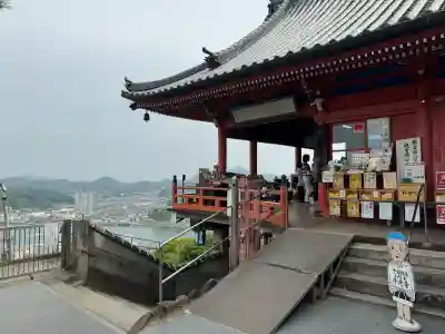 千光寺の{uncategorized: "未分類", other: "その他", undefined: "問題あり", building: "その他建物", grave: "お墓", sacred_gate: "鳥居", guardian: "狛犬", statue: "像", buddha: "仏像", history: "歴史", nature: "自然", garden: "庭園", animal: "動物", pagoda: "塔", temizu: "手水舎", mountain_gate: "山門・神門", sanctuary: "本殿・本堂", subordinate: "末社・摂社", art: "芸術", scenery: "景色", jizo: "地蔵", ema: "絵馬", goshuin: "御朱印", omikuji: "おみくじ", items: "授与品その他", amulet: "お守り", goshuincho: "御朱印帳", eats: "食事", festival: "お祭り", votive_dance: "神楽", shichigosan: "七五三参", wedding: "結婚式", experience: "体験その他", initially: "初詣", around: "周辺", anti_infection: "感染症対策"}
