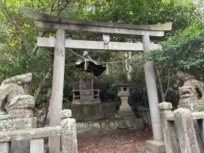 神楽岡八幡宮の末社・摂社