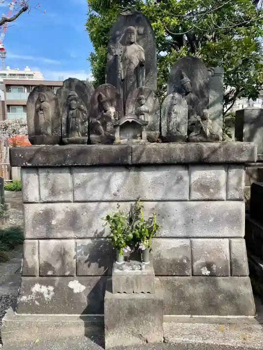 西念寺の{uncategorized: "未分類", other: "その他", undefined: "問題あり", building: "その他建物", grave: "お墓", sacred_gate: "鳥居", guardian: "狛犬", statue: "像", buddha: "仏像", history: "歴史", nature: "自然", garden: "庭園", animal: "動物", pagoda: "塔", temizu: "手水舎", mountain_gate: "山門・神門", sanctuary: "本殿・本堂", subordinate: "末社・摂社", art: "芸術", scenery: "景色", jizo: "地蔵", ema: "絵馬", goshuin: "御朱印", omikuji: "おみくじ", items: "授与品その他", amulet: "お守り", goshuincho: "御朱印帳", eats: "食事", festival: "お祭り", votive_dance: "神楽", shichigosan: "七五三参", wedding: "結婚式", experience: "体験その他", initially: "初詣", around: "周辺", anti_infection: "感染症対策"}