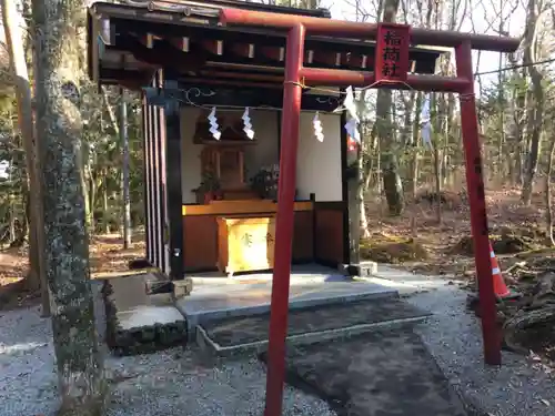 新屋山神社の末社・摂社