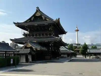 東本願寺(真宗本廟)の山門・神門