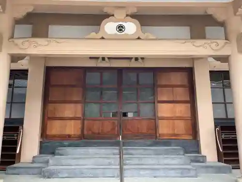 萬嶽山松竜院の{uncategorized: "未分類", other: "その他", undefined: "問題あり", building: "その他建物", grave: "お墓", sacred_gate: "鳥居", guardian: "狛犬", statue: "像", buddha: "仏像", history: "歴史", nature: "自然", garden: "庭園", animal: "動物", pagoda: "塔", temizu: "手水舎", mountain_gate: "山門・神門", sanctuary: "本殿・本堂", subordinate: "末社・摂社", art: "芸術", scenery: "景色", jizo: "地蔵", ema: "絵馬", goshuin: "御朱印", omikuji: "おみくじ", items: "授与品その他", amulet: "お守り", goshuincho: "御朱印帳", eats: "食事", festival: "お祭り", votive_dance: "神楽", shichigosan: "七五三参", wedding: "結婚式", experience: "体験その他", initially: "初詣", around: "周辺", anti_infection: "感染症対策"}